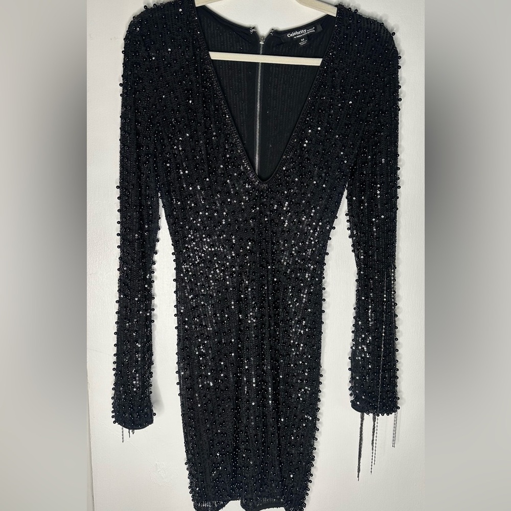 THE GLAMOUR DRESS. - Picture 4 of 5